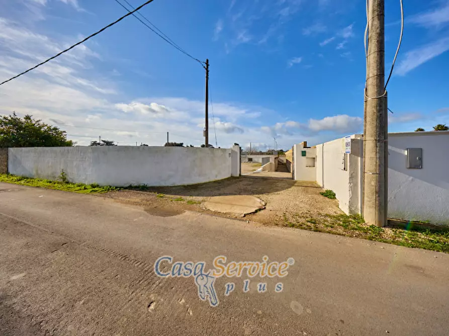 Immagine 32 di Laboratorio in vendita  in Via Venezuela a Racale