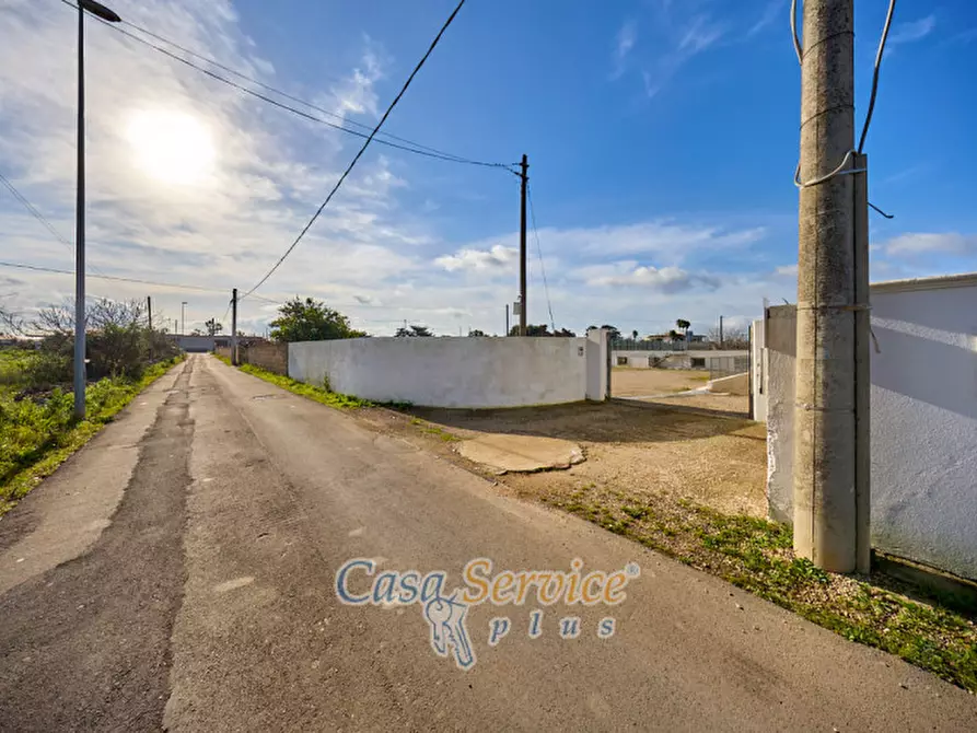 Immagine 33 di Laboratorio in vendita  in Via Venezuela a Racale