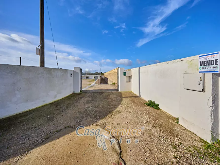 Immagine 34 di Laboratorio in vendita  in Via Venezuela a Racale