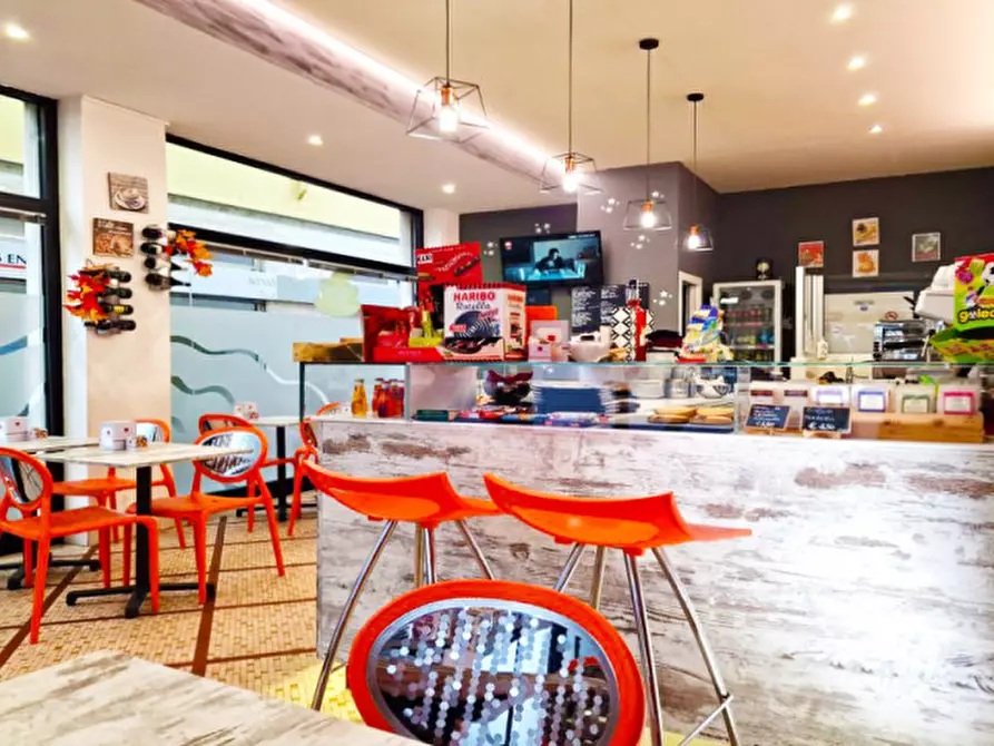 Immagine 2 di Attività commerciale in vendita  a Fiorenzuola D'arda