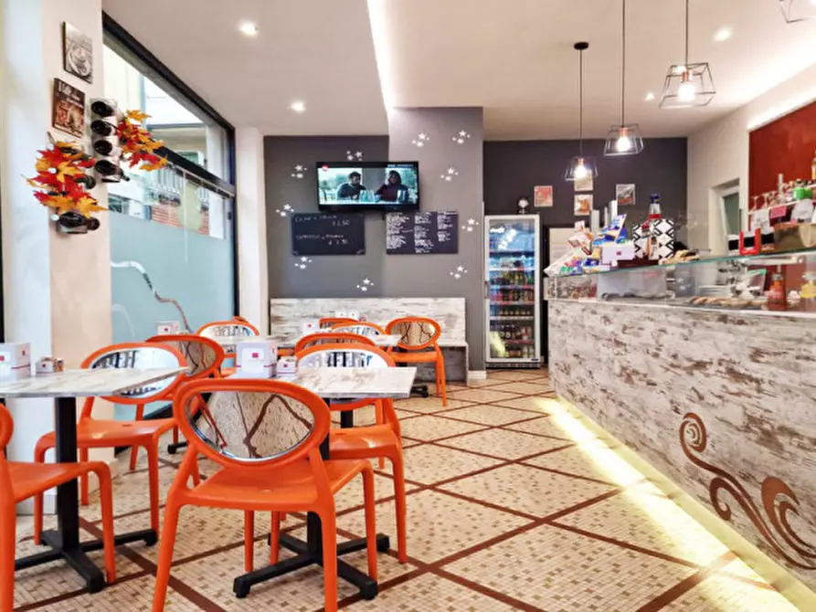 Immagine 5 di Attività commerciale in vendita  a Fiorenzuola D'arda