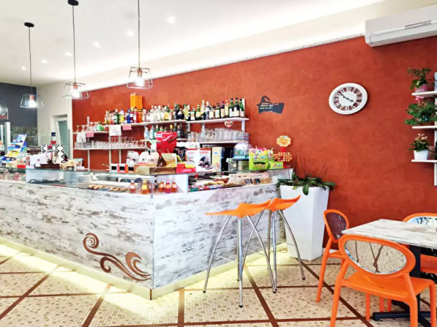 Immagine 6 di Attività commerciale in vendita  a Fiorenzuola D'arda