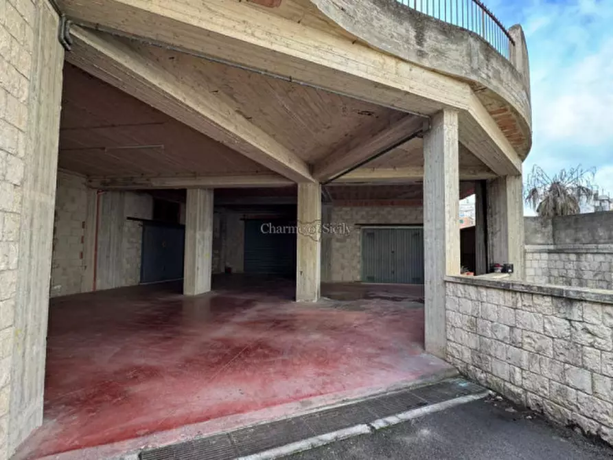 Immagine 6 di Magazzino in vendita  in via Trani a Modica
