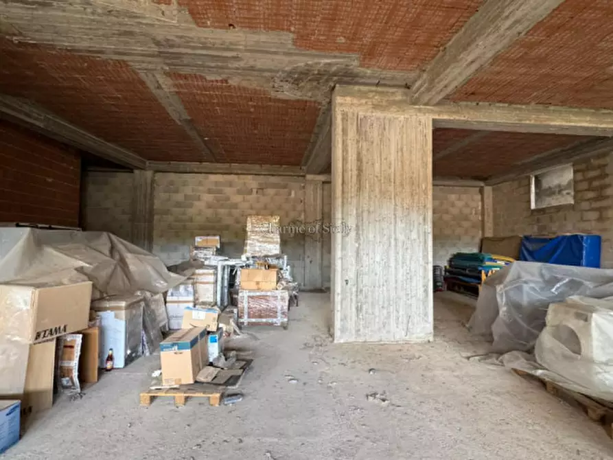 Immagine 10 di Magazzino in vendita  in via Trani a Modica