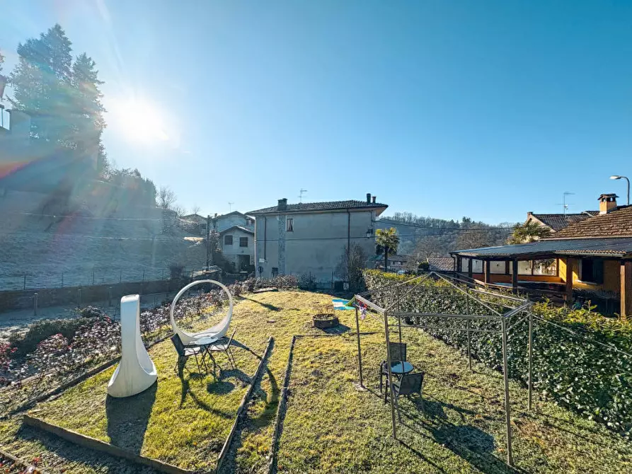 Immagine 1 di Villetta a schiera in vendita  in via peroni 2 a Miasino