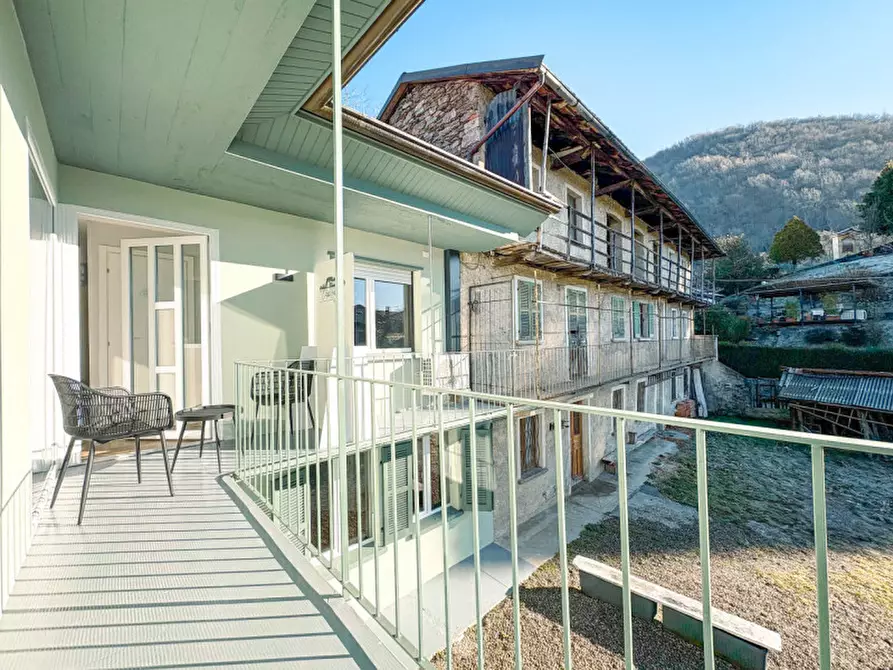 Immagine 21 di Villetta a schiera in vendita  in via peroni 2 a Miasino