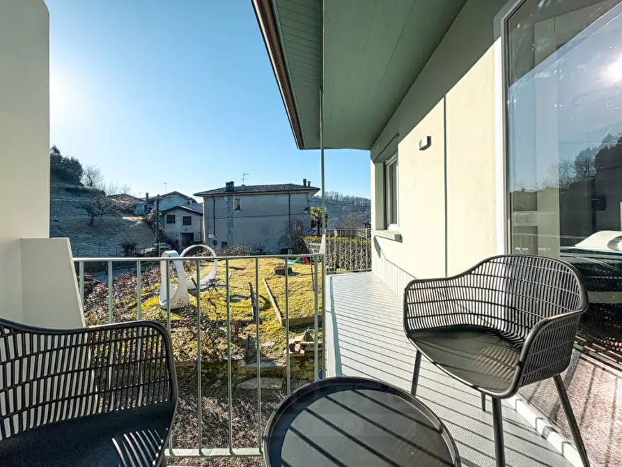 Immagine 22 di Villetta a schiera in vendita  in via peroni 2 a Miasino