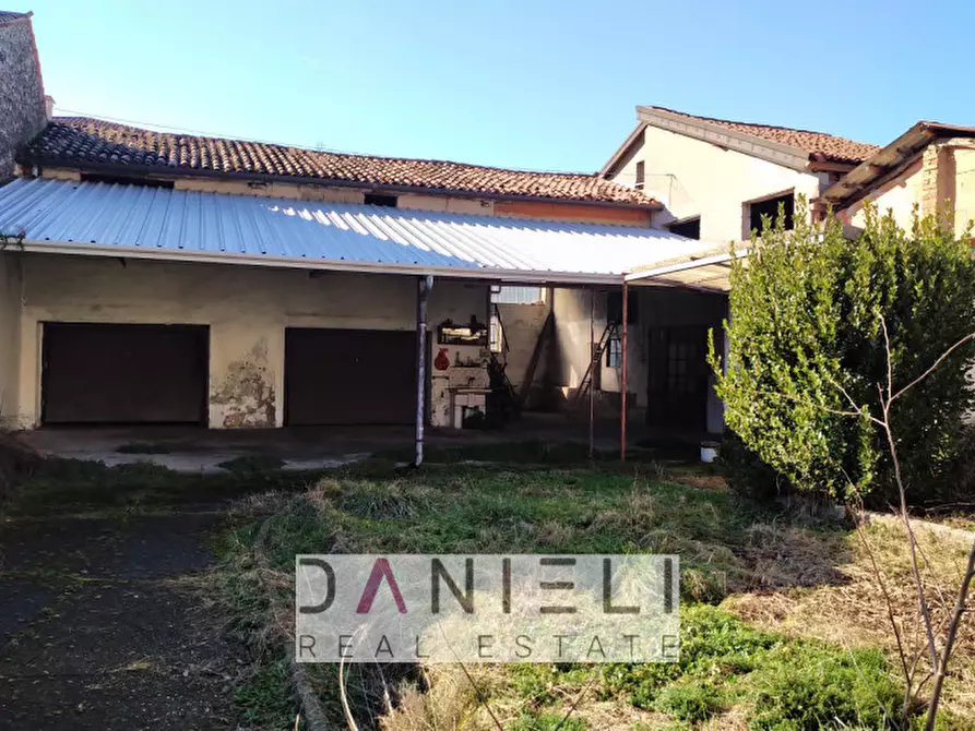 Immagine 11 di Villetta a schiera in vendita  in Via IV Novembre a Montecchio Maggiore