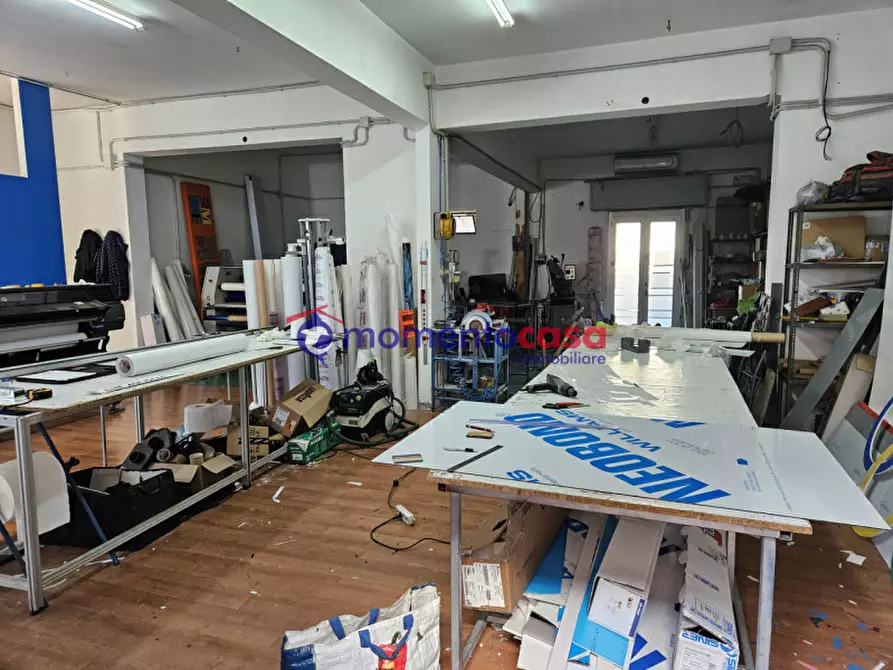 Immagine 4 di Negozio in vendita  in via gebbione a Reggio Di Calabria