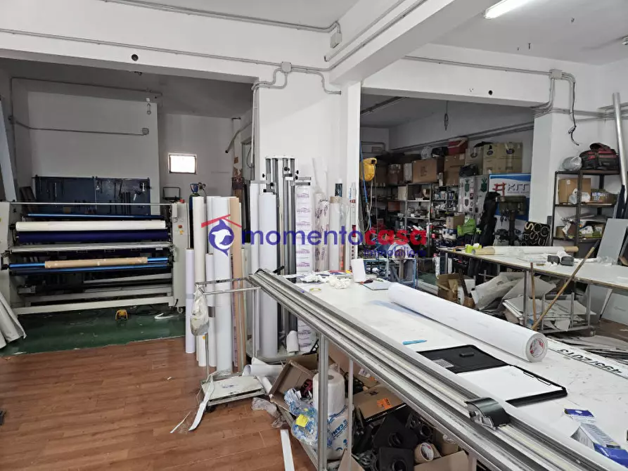 Immagine 5 di Negozio in vendita  in via gebbione a Reggio Di Calabria