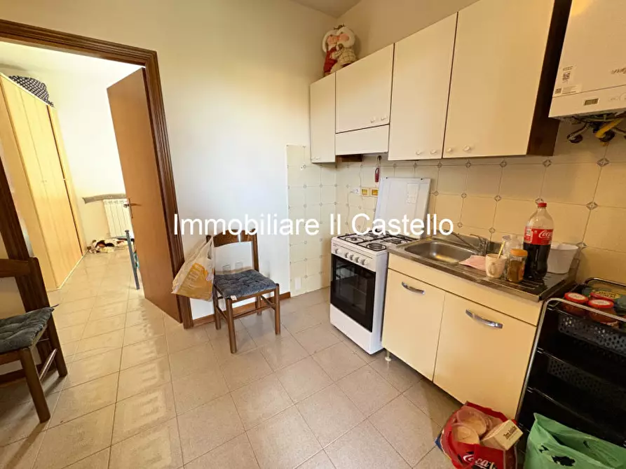 Immagine 5 di Casa indipendente in vendita  a Castiglione Del Lago