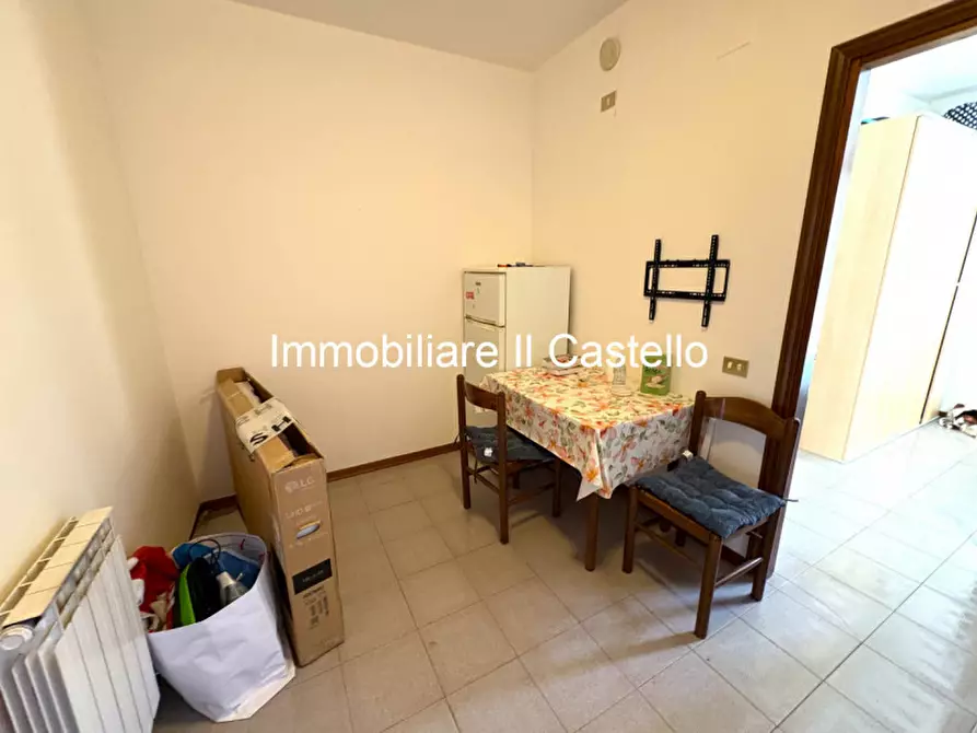 Immagine 7 di Casa indipendente in vendita  a Castiglione Del Lago