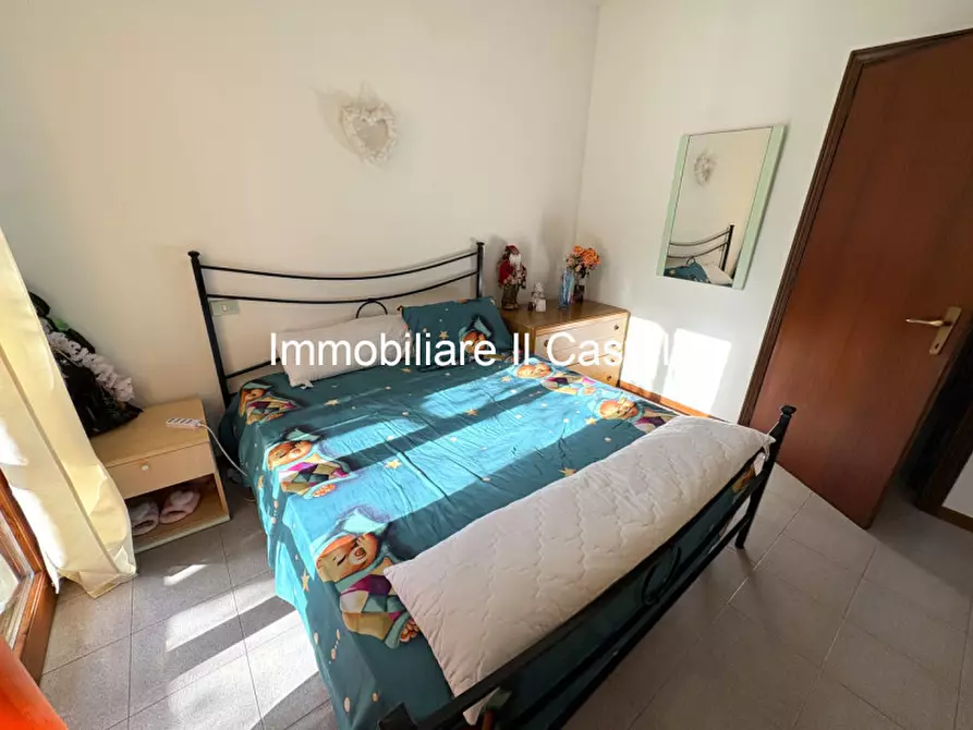 Immagine 9 di Casa indipendente in vendita  a Castiglione Del Lago