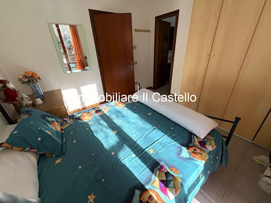 Immagine 11 di Casa indipendente in vendita  a Castiglione Del Lago