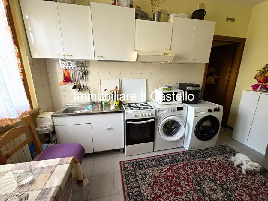 Immagine 17 di Casa indipendente in vendita  a Castiglione Del Lago