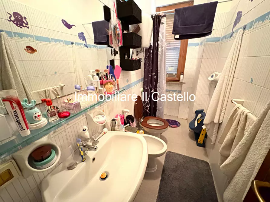 Immagine 22 di Casa indipendente in vendita  a Castiglione Del Lago