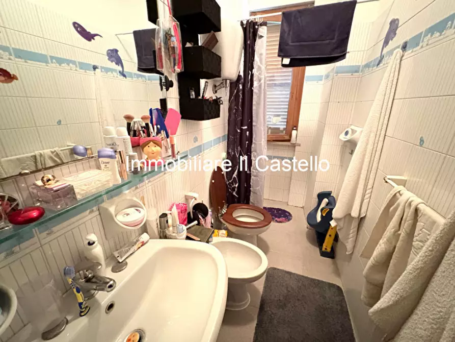 Immagine 23 di Casa indipendente in vendita  a Castiglione Del Lago