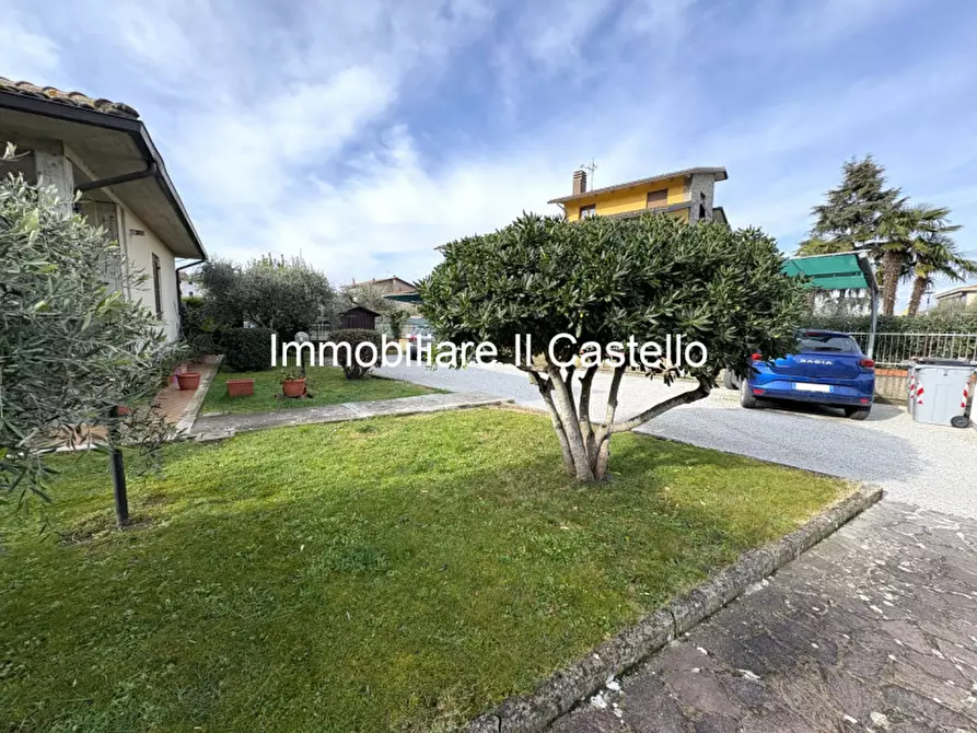 Immagine 28 di Casa indipendente in vendita  a Castiglione Del Lago