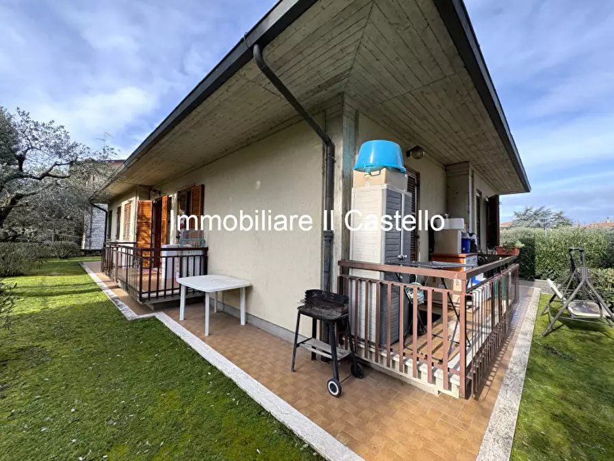 Immagine 34 di Casa indipendente in vendita  a Castiglione Del Lago