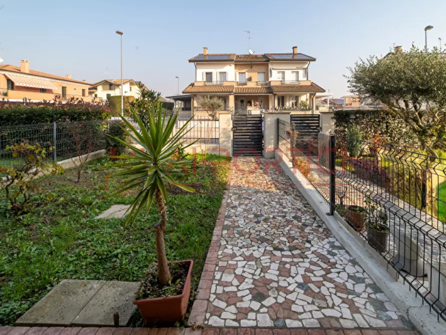 Immagine 3 di Villetta a schiera in vendita  in Via N. Calipari a Piove Di Sacco