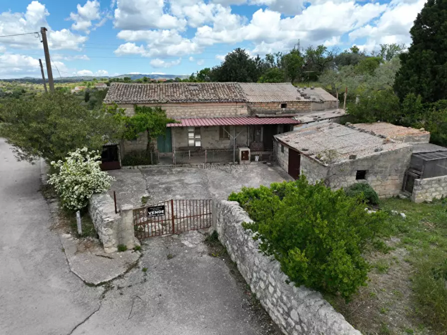 Immagine 4 di Casa indipendente in vendita  a Ragusa