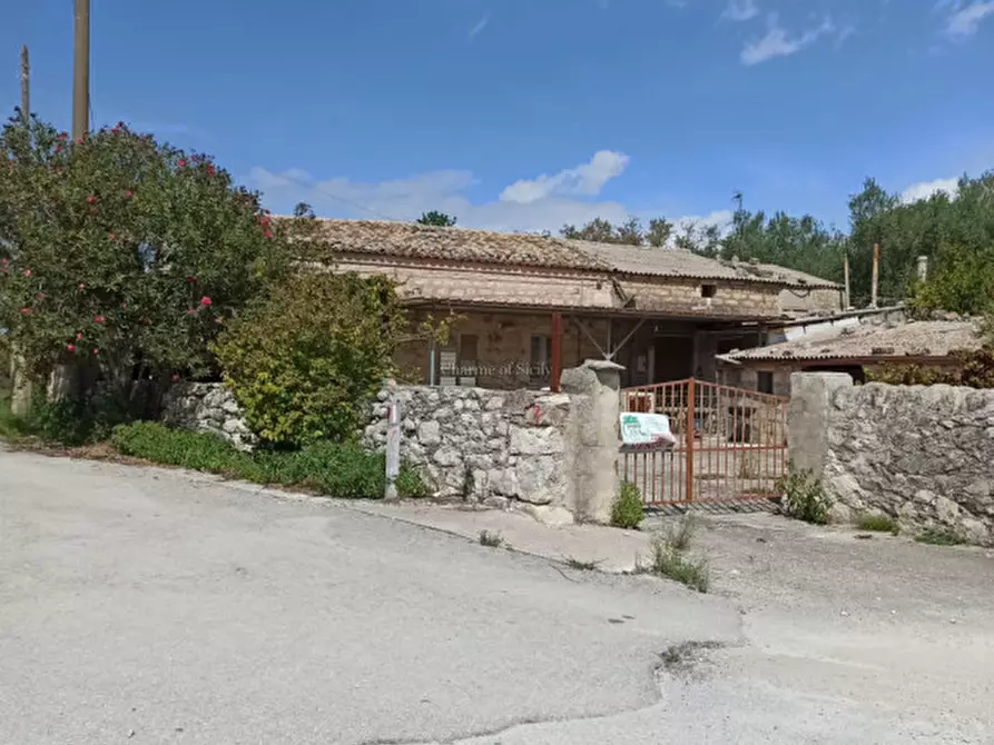 Immagine 15 di Casa indipendente in vendita  a Ragusa