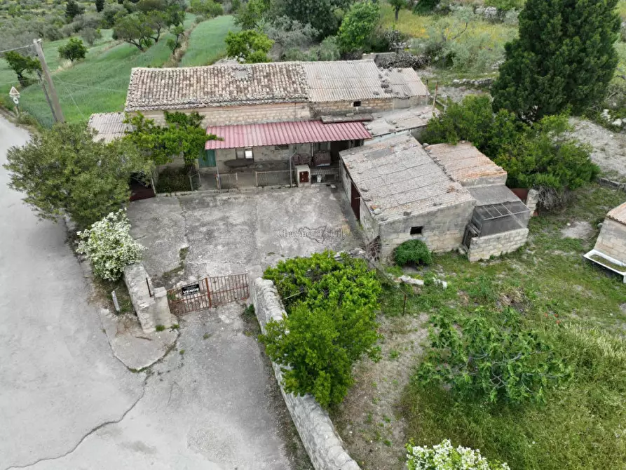 Immagine 37 di Casa indipendente in vendita  a Ragusa