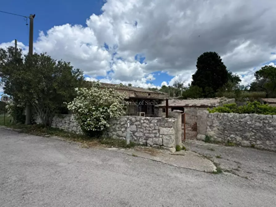 Immagine 38 di Casa indipendente in vendita  a Ragusa