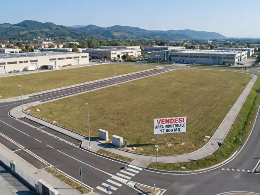 Immagine 3 di Terreno in vendita  a Montebelluna