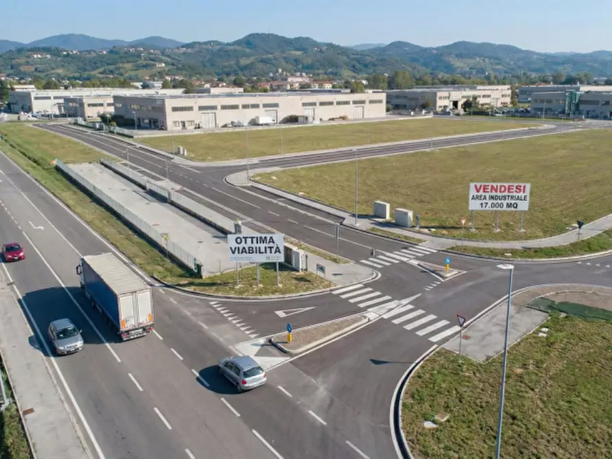 Immagine 4 di Terreno in vendita  a Montebelluna
