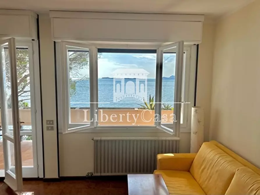 Immagine 3 di Appartamento in vendita  in Corso Zanardelli a Gardone Riviera