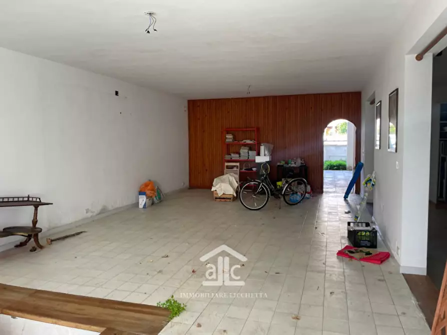 Immagine 30 di Villa in vendita  in Via Dei Mille 22 a Melendugno