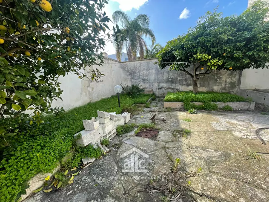 Immagine 35 di Villa in vendita  in Via Dei Mille 22 a Melendugno