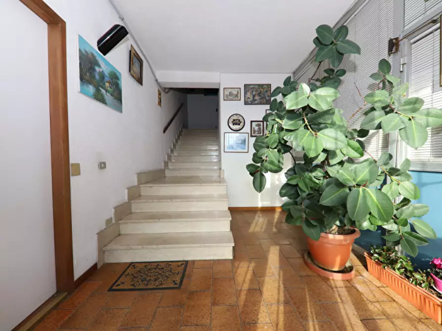 Immagine 1 di Appartamento in vendita  in Via Pinemonte a Osnago