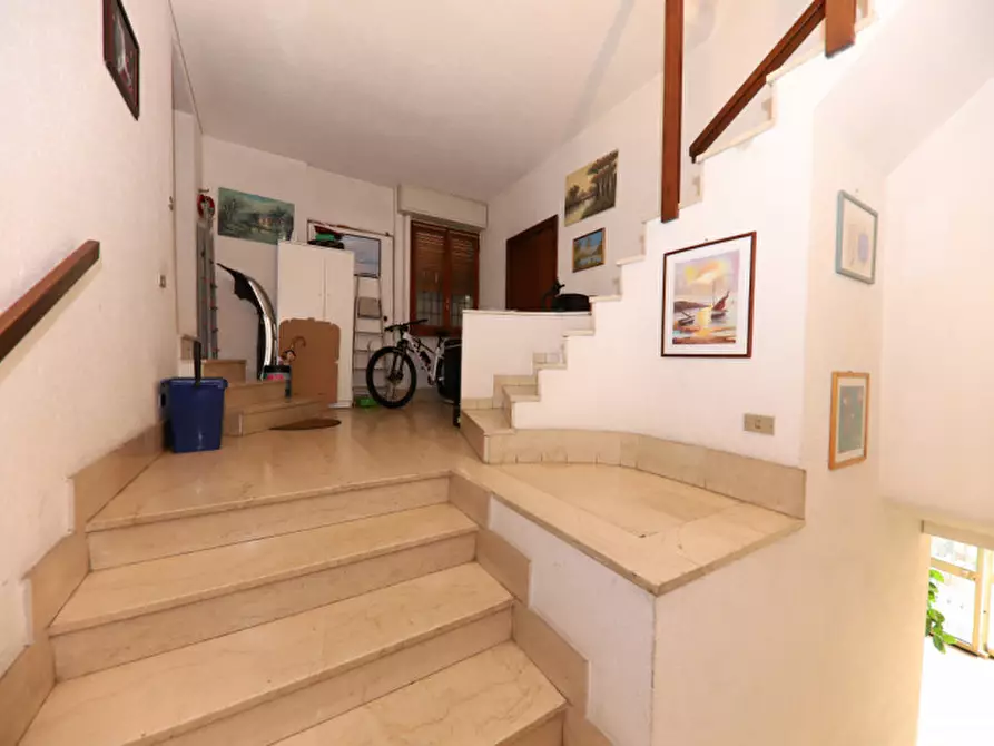 Immagine 2 di Appartamento in vendita  in Via Pinemonte a Osnago