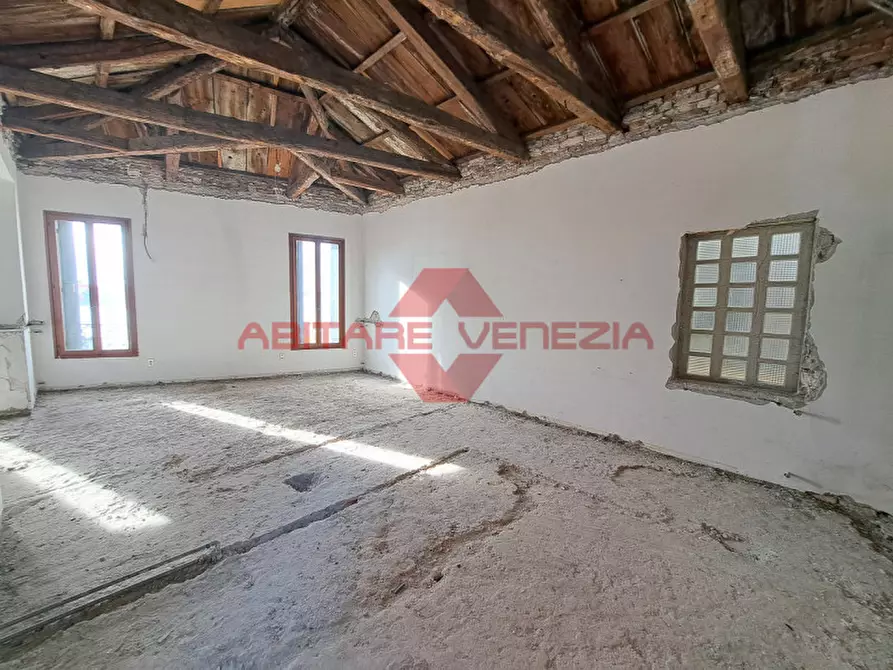 Immagine 3 di Appartamento in vendita  in Castello 1387 a Venezia