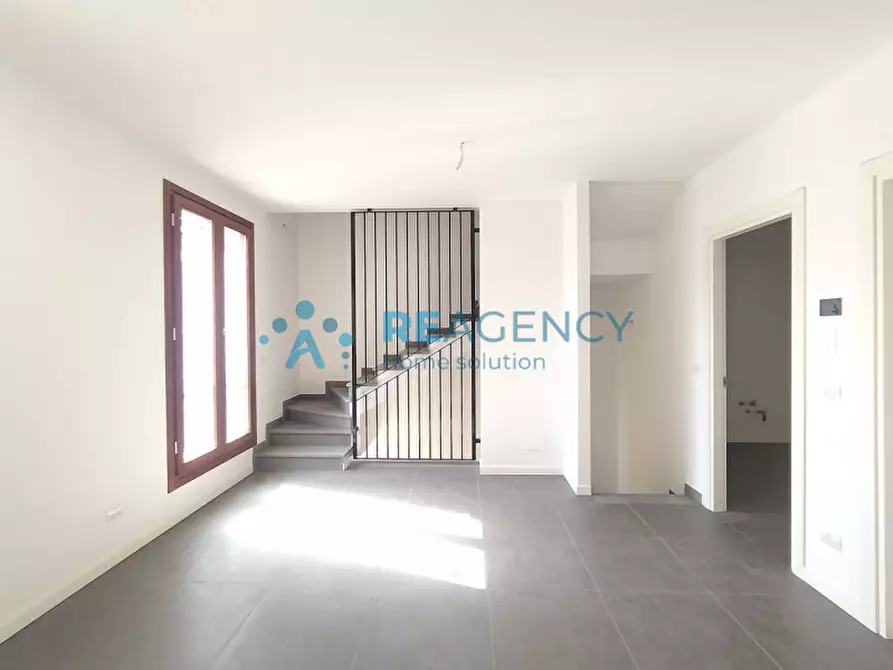 Immagine 11 di Villetta a schiera in vendita  in Via del Castello a Signa