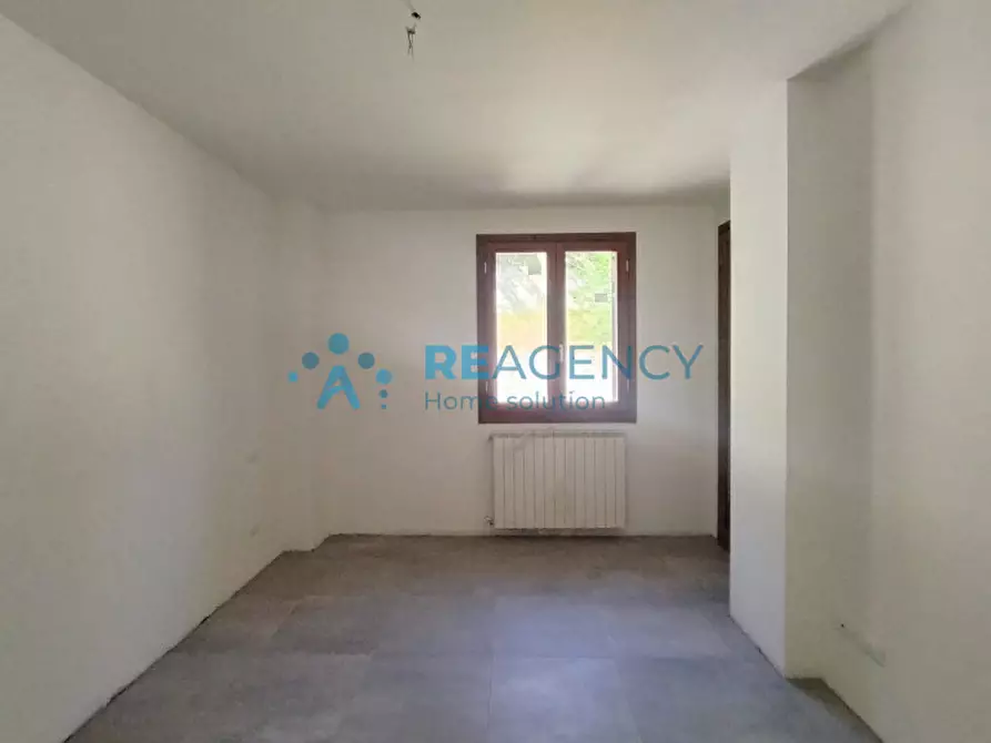 Immagine 26 di Villetta a schiera in vendita  in Via del Castello a Signa