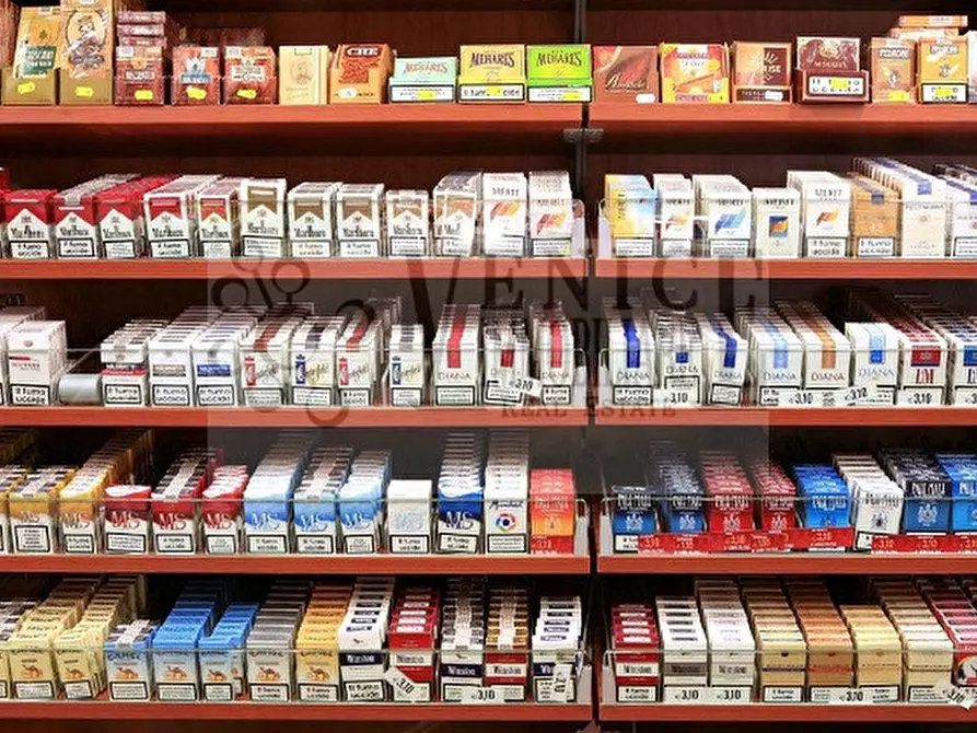 Immagine 1 di Attività commerciale in vendita  a Venezia