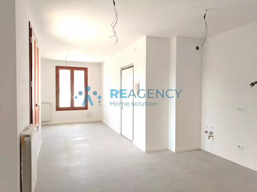 Immagine 2 di Appartamento in vendita  in Via del Castello a Signa