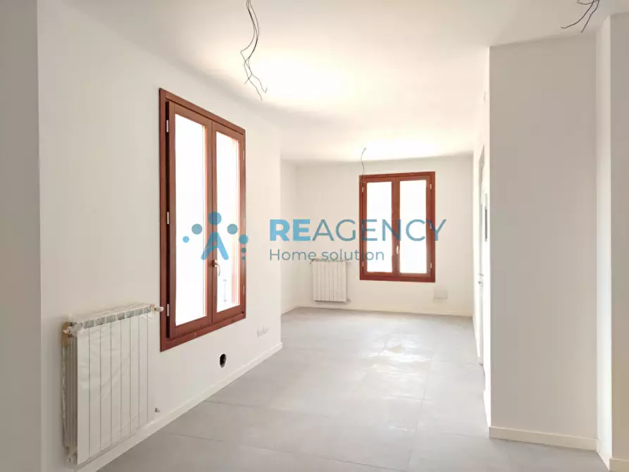 Immagine 3 di Appartamento in vendita  in Via del Castello a Signa