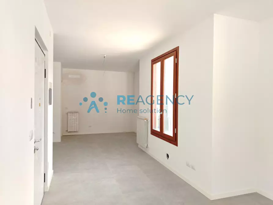 Immagine 4 di Appartamento in vendita  in Via del Castello a Signa