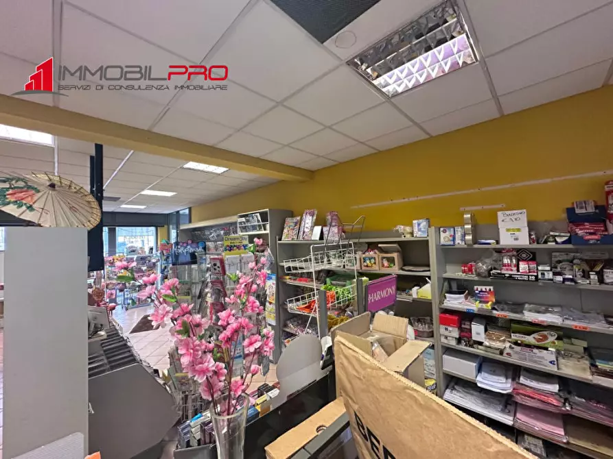 Immagine 2 di Attività commerciale in vendita  in Via Roma, 11 a Zanè