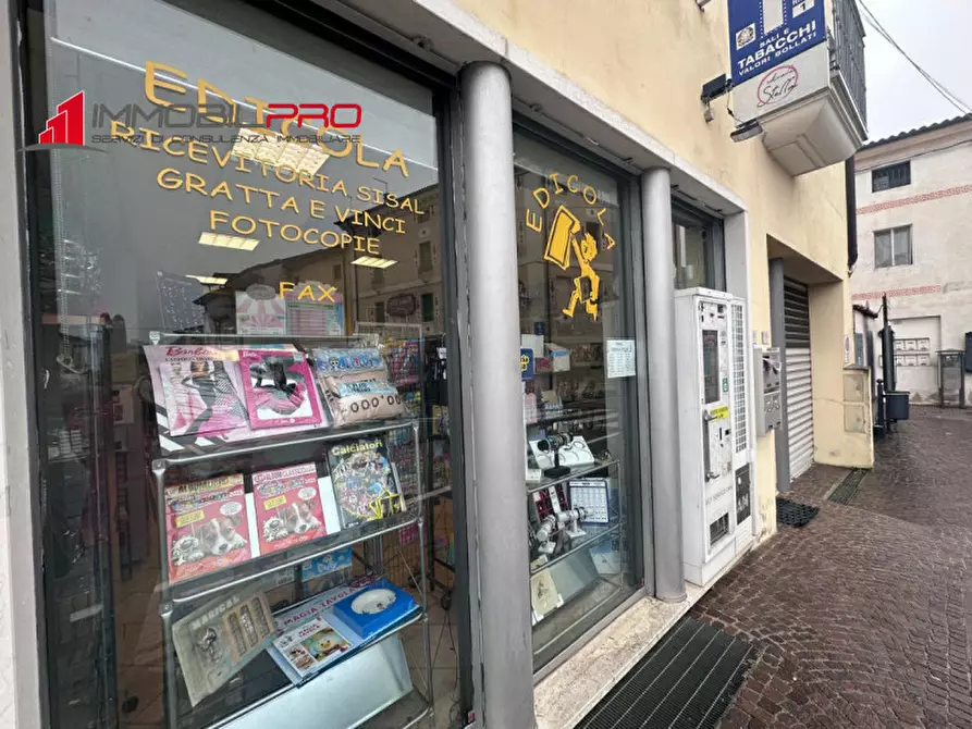 Immagine 4 di Attività commerciale in vendita  in Via Roma, 11 a Zanè