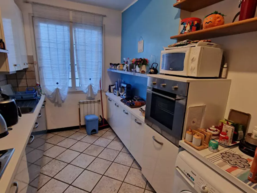 Immagine 5 di Appartamento in vendita  in via volta a Rapallo