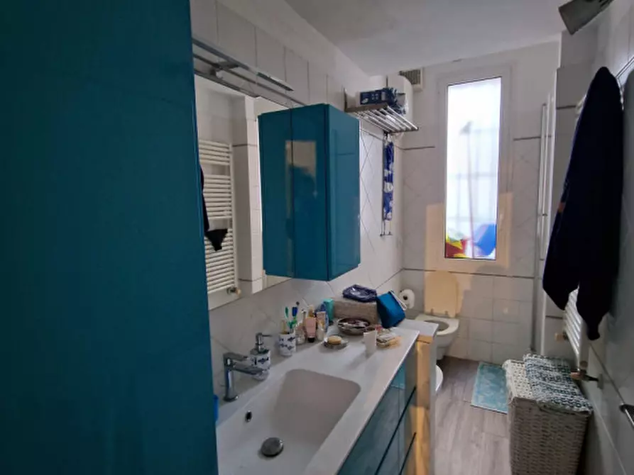 Immagine 13 di Appartamento in vendita  in via volta a Rapallo