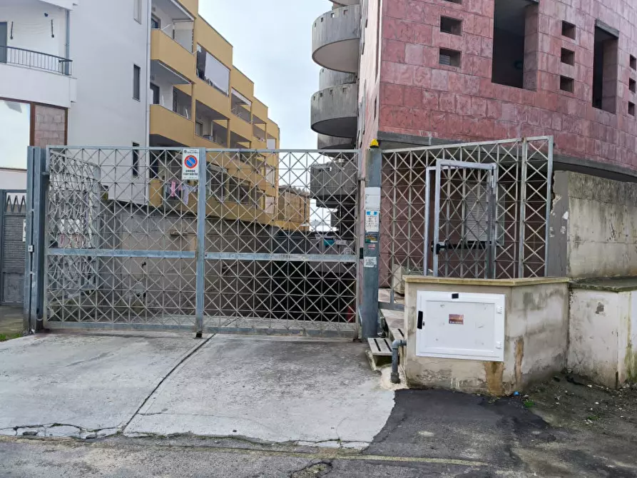 Immagine 3 di Garage in vendita  in Via Savonarola a Gallipoli
