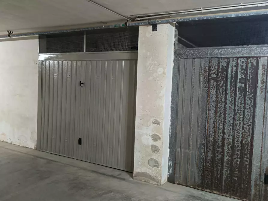 Immagine 8 di Garage in vendita  in Via Savonarola a Gallipoli