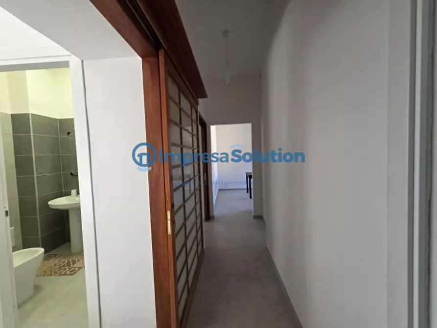 Immagine 11 di Camera in affitto  in Via Vincenzo Ciaravolo a Napoli