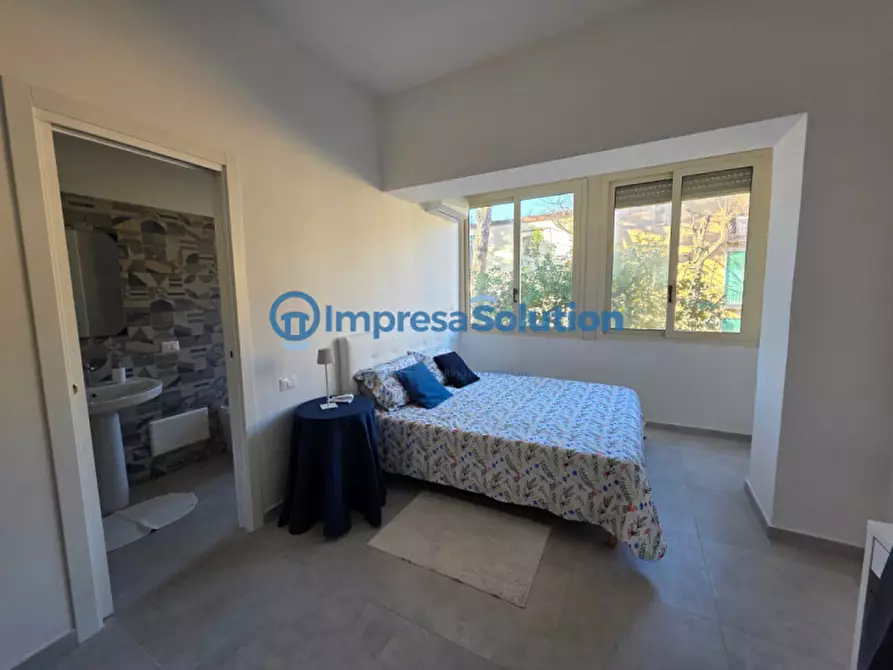 Immagine 13 di Camera in affitto  in Via Vincenzo Ciaravolo a Napoli